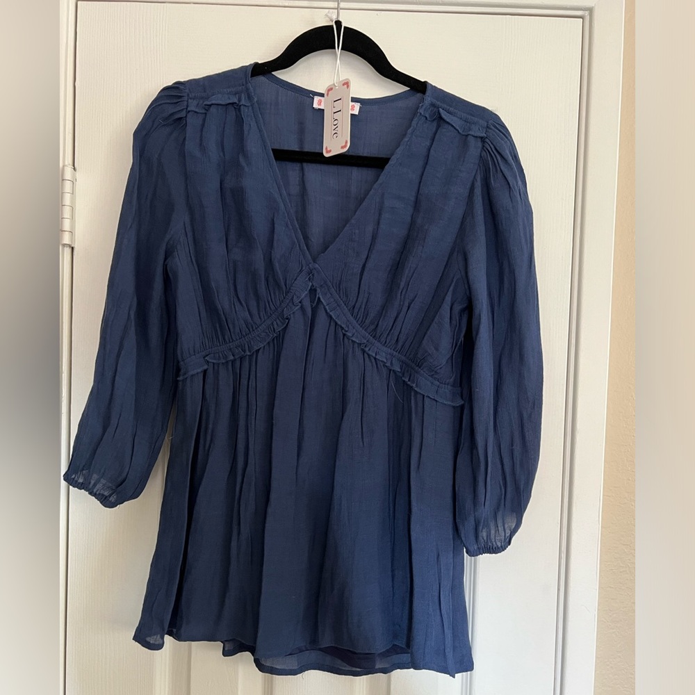 Navy blue lined top
